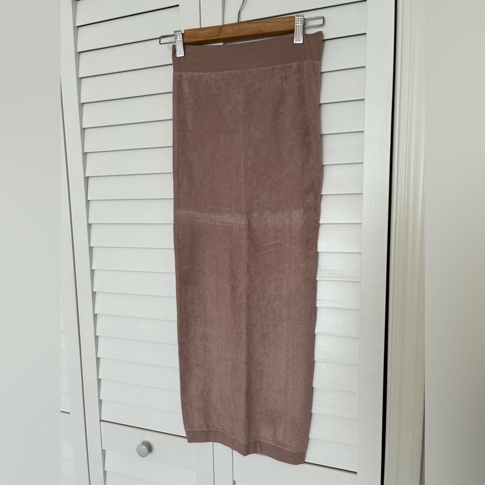 Zara Contour Neutral Soft Mid Skirt Size M / L
